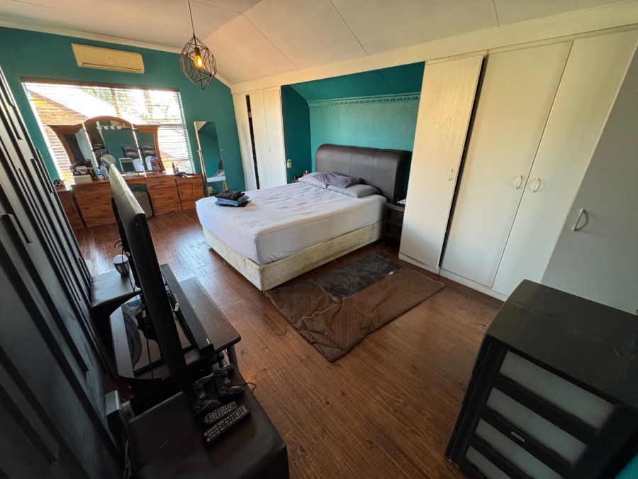 4 Bedroom Property for Sale in Glen Marais Gauteng