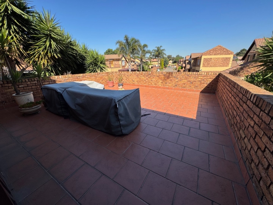 4 Bedroom Property for Sale in Glen Marais Gauteng