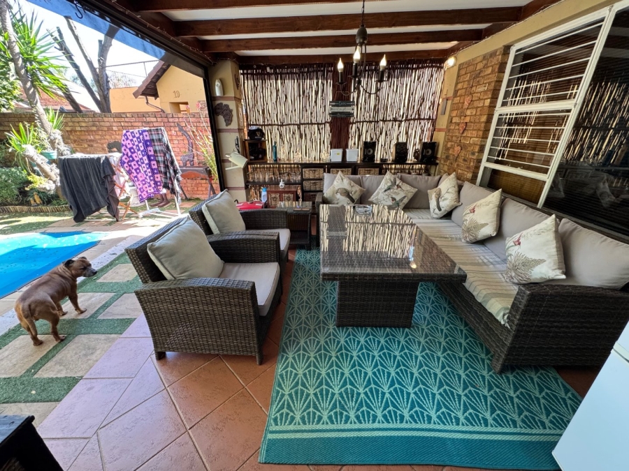 4 Bedroom Property for Sale in Glen Marais Gauteng