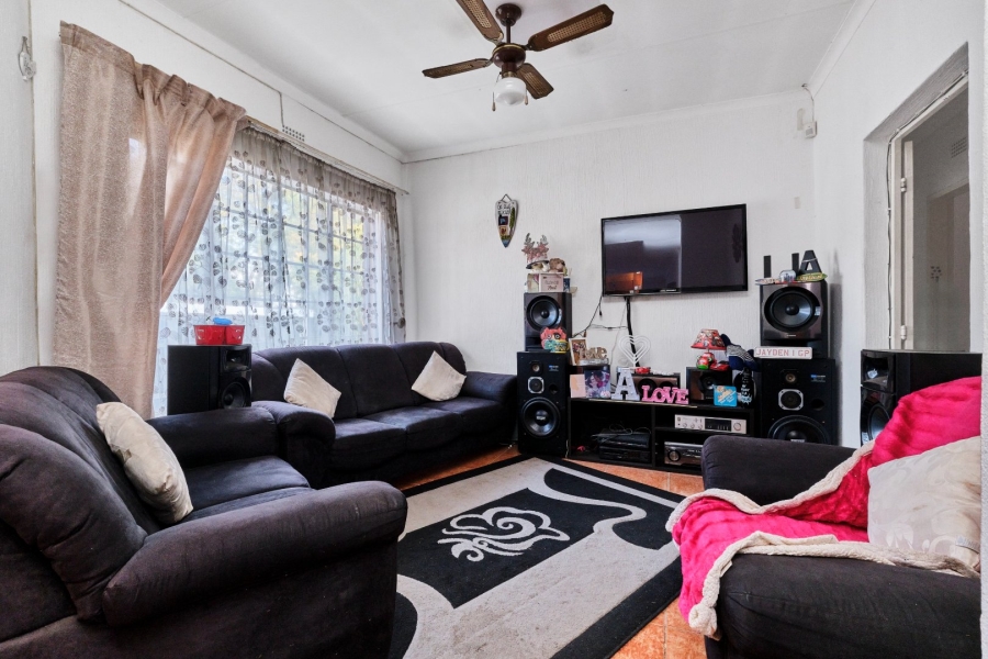 5 Bedroom Property for Sale in Witpoortjie Gauteng