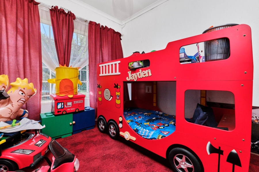 5 Bedroom Property for Sale in Witpoortjie Gauteng