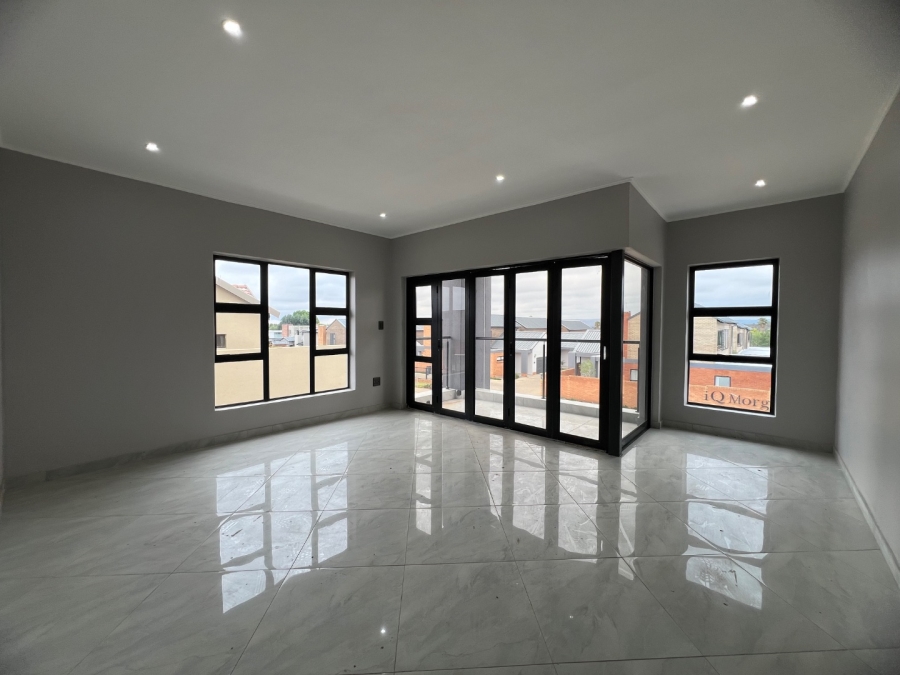 4 Bedroom Property for Sale in Six Fountains Residential Estate Gauteng
