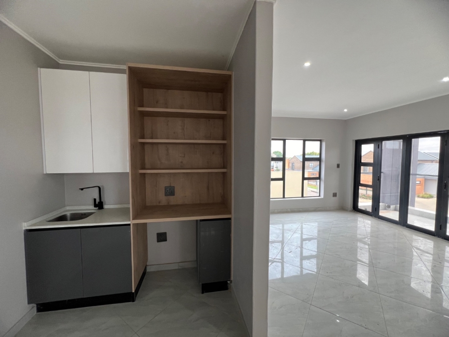 4 Bedroom Property for Sale in Six Fountains Residential Estate Gauteng
