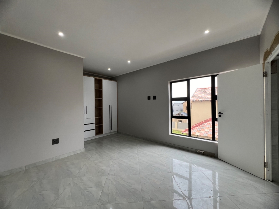 4 Bedroom Property for Sale in Six Fountains Residential Estate Gauteng