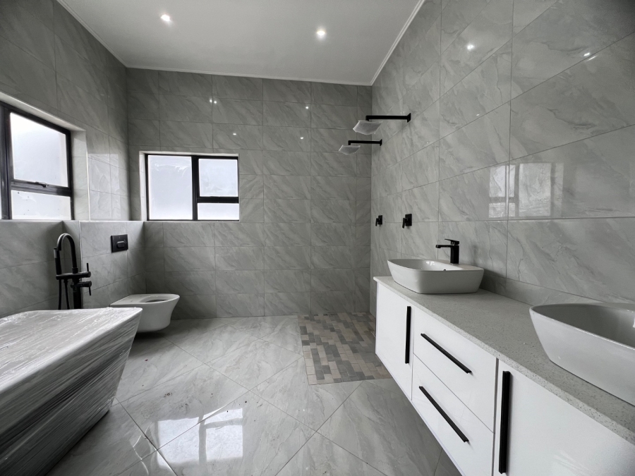 4 Bedroom Property for Sale in Six Fountains Residential Estate Gauteng