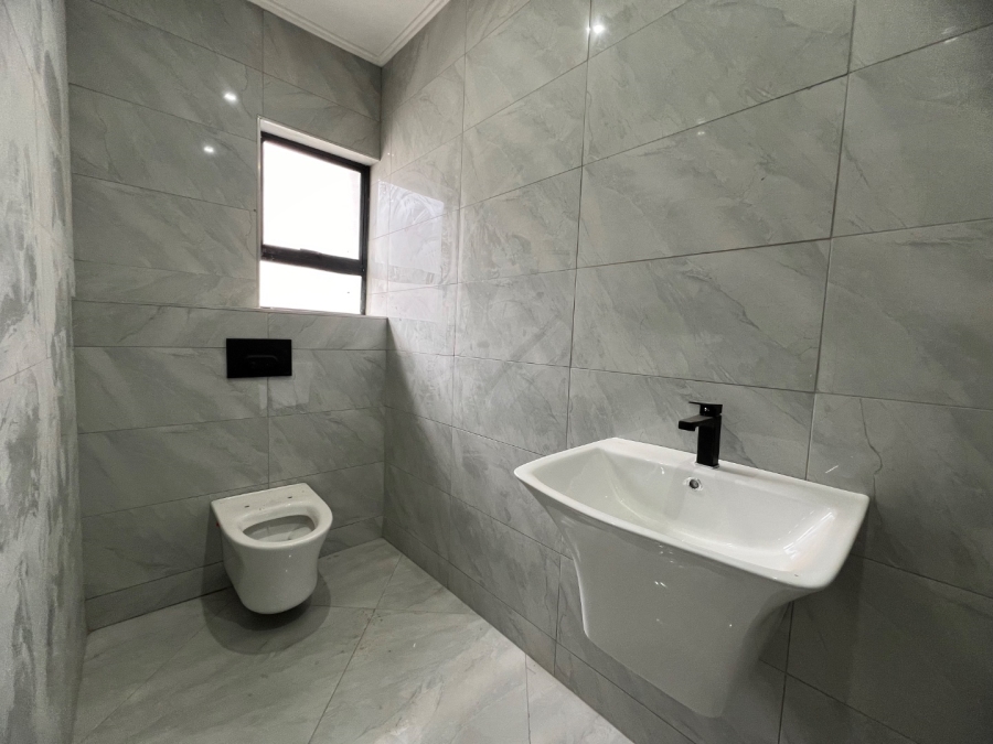 4 Bedroom Property for Sale in Six Fountains Residential Estate Gauteng