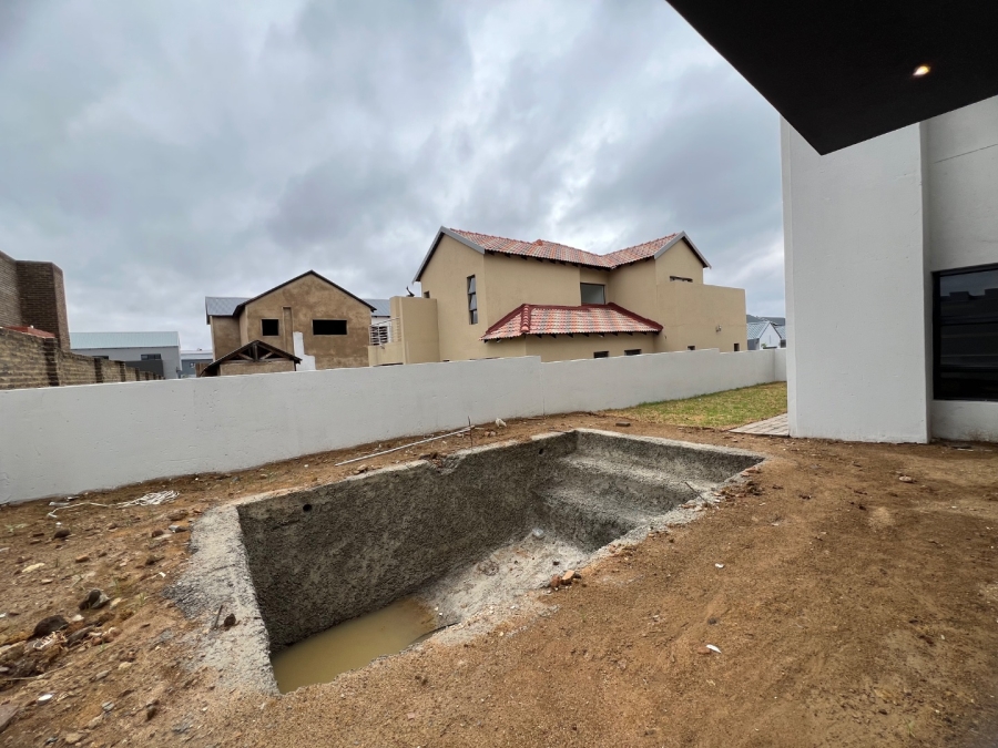4 Bedroom Property for Sale in Six Fountains Residential Estate Gauteng