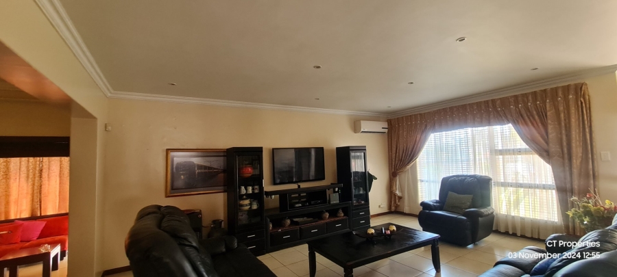6 Bedroom Property for Sale in Parkrand Gauteng