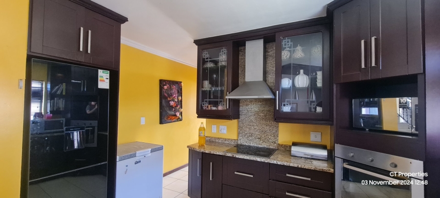 6 Bedroom Property for Sale in Parkrand Gauteng
