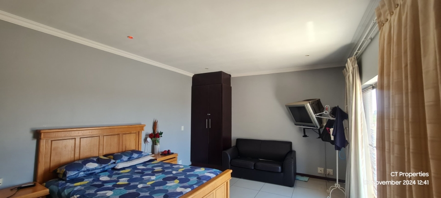 6 Bedroom Property for Sale in Parkrand Gauteng