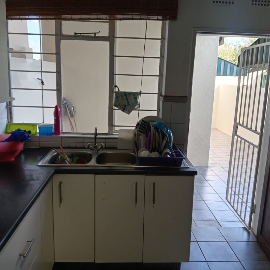 To Let 3 Bedroom Property for Rent in Halfway Gardens Gauteng