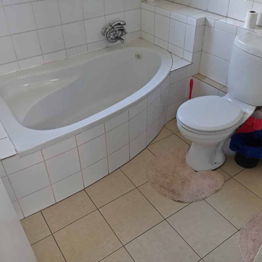 To Let 3 Bedroom Property for Rent in Halfway Gardens Gauteng
