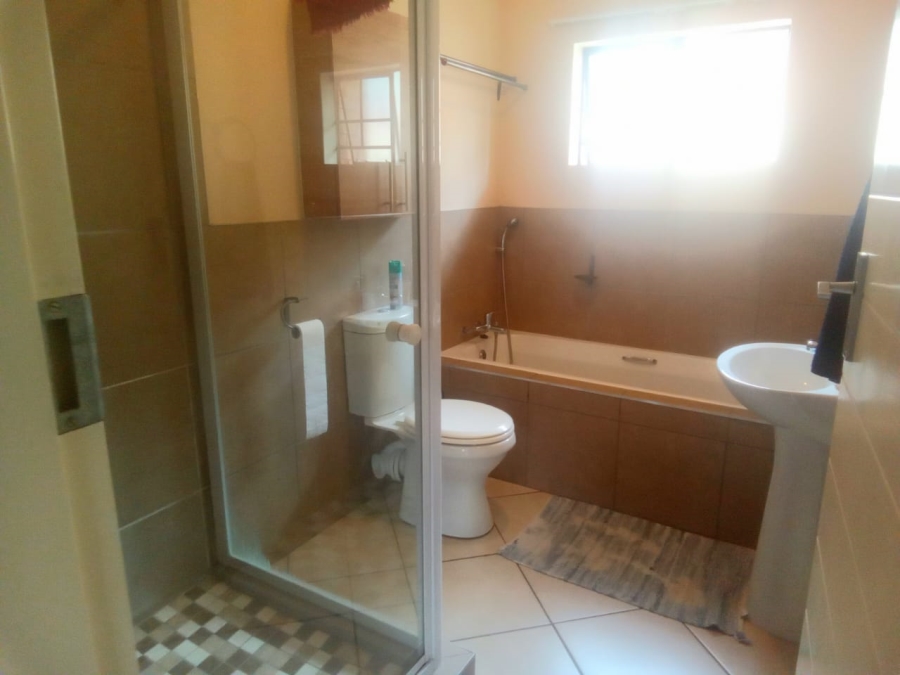 To Let 3 Bedroom Property for Rent in Noordwyk Gauteng