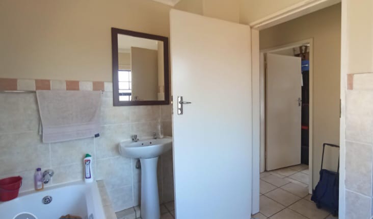 To Let 2 Bedroom Property for Rent in Noordwyk Gauteng