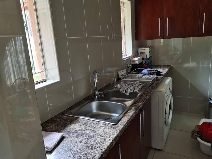 To Let 3 Bedroom Property for Rent in Brackendowns Gauteng