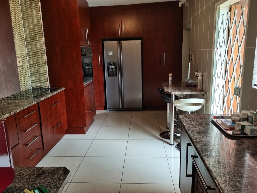 To Let 3 Bedroom Property for Rent in Brackendowns Gauteng