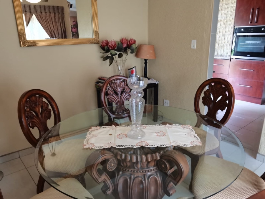 To Let 3 Bedroom Property for Rent in Brackendowns Gauteng