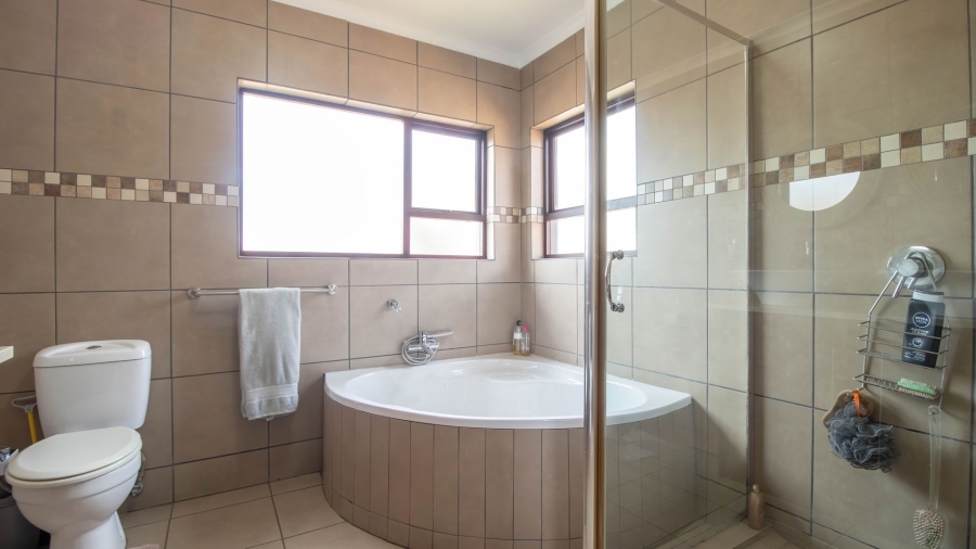 3 Bedroom Property for Sale in Terenure Gauteng