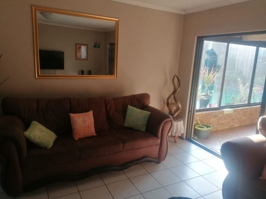 6 Bedroom Property for Sale in Van Riebeeck Park Gauteng