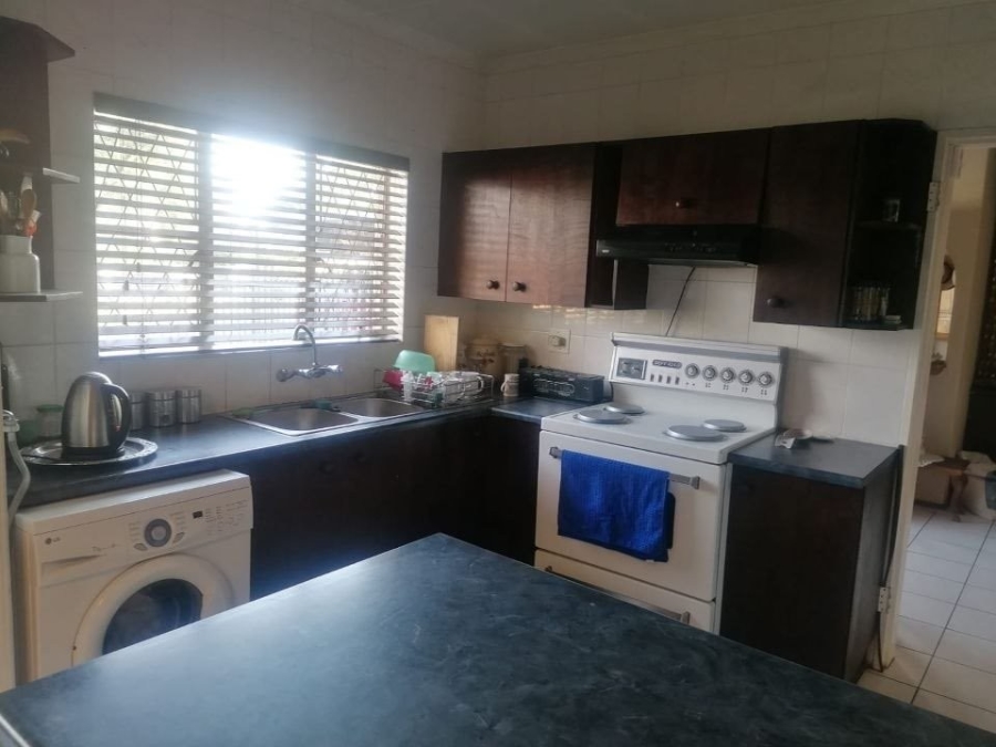 6 Bedroom Property for Sale in Van Riebeeck Park Gauteng