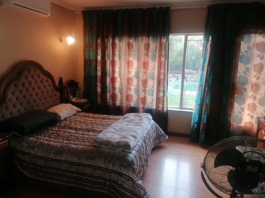 6 Bedroom Property for Sale in Van Riebeeck Park Gauteng
