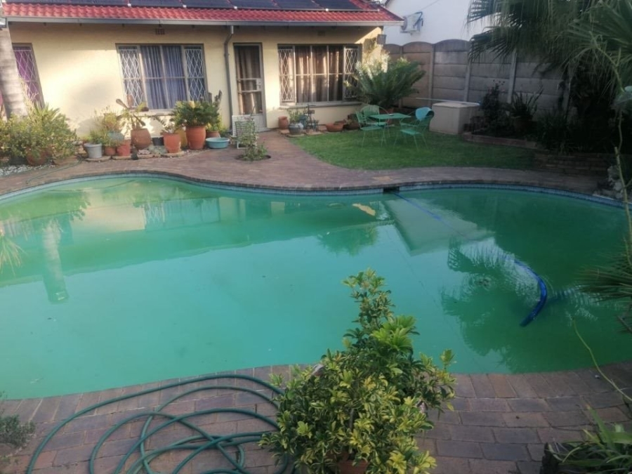 6 Bedroom Property for Sale in Van Riebeeck Park Gauteng