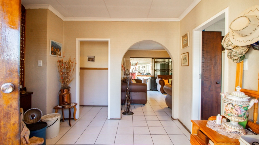 6 Bedroom Property for Sale in Van Riebeeck Park Gauteng