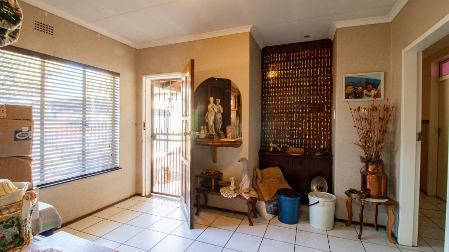 6 Bedroom Property for Sale in Van Riebeeck Park Gauteng