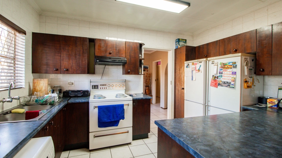 6 Bedroom Property for Sale in Van Riebeeck Park Gauteng