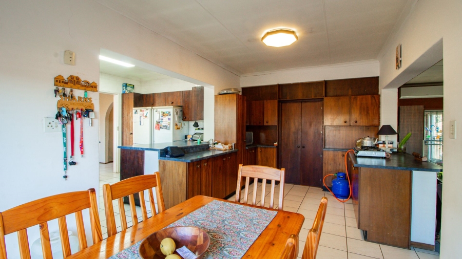6 Bedroom Property for Sale in Van Riebeeck Park Gauteng
