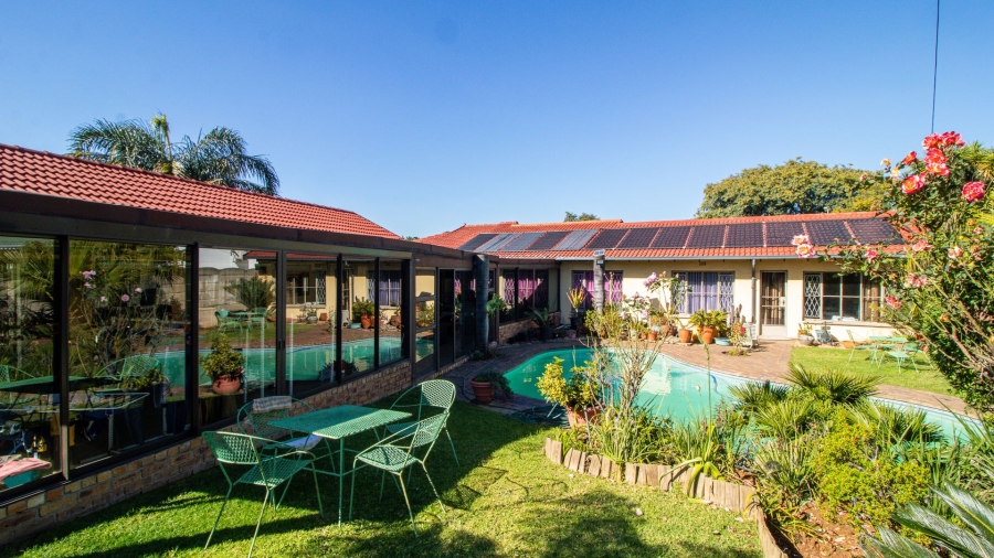 6 Bedroom Property for Sale in Van Riebeeck Park Gauteng