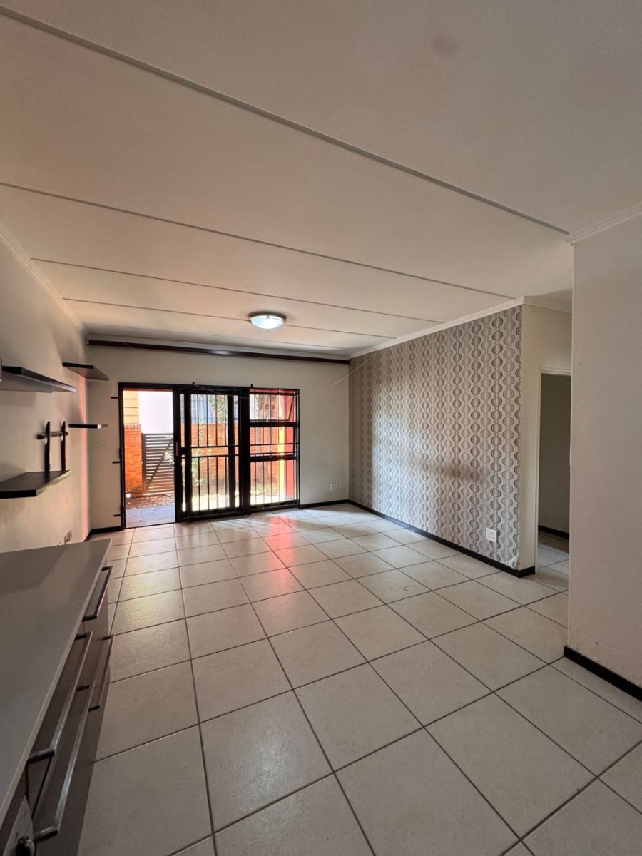 To Let 2 Bedroom Property for Rent in Fourways Gauteng