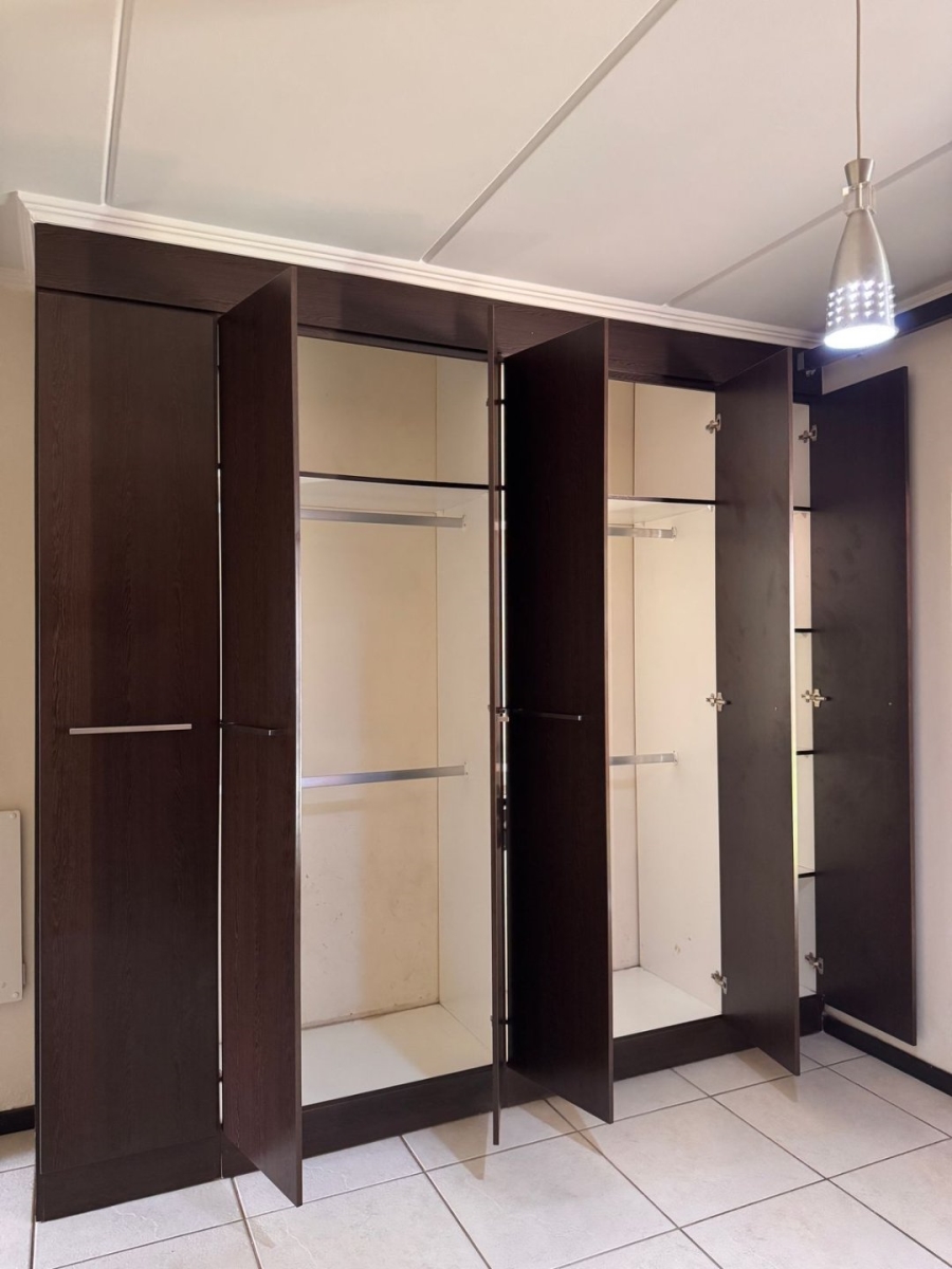 To Let 2 Bedroom Property for Rent in Fourways Gauteng