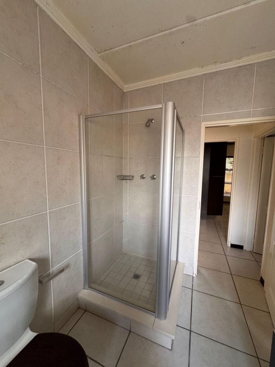 To Let 2 Bedroom Property for Rent in Fourways Gauteng