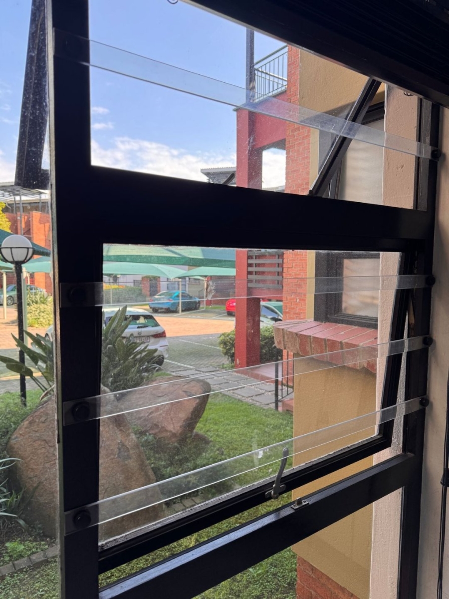 To Let 2 Bedroom Property for Rent in Fourways Gauteng