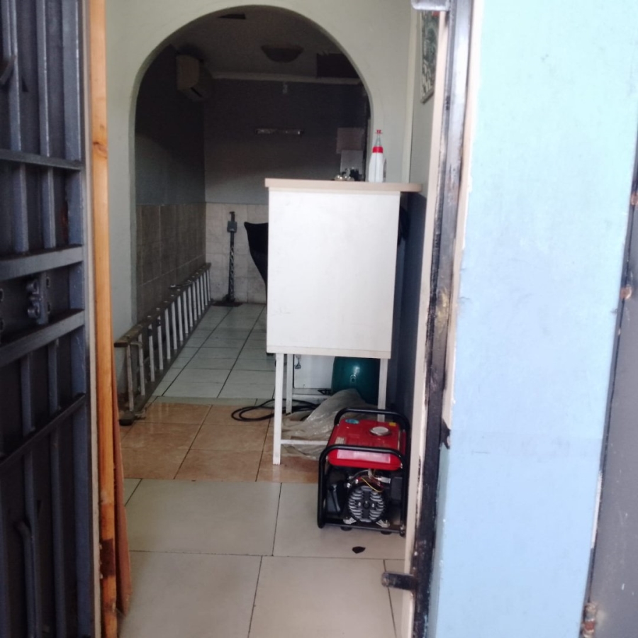  Bedroom Property for Sale in Malvern Gauteng