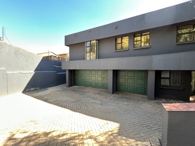 5 Bedroom Property for Sale in Bedford Park Gauteng