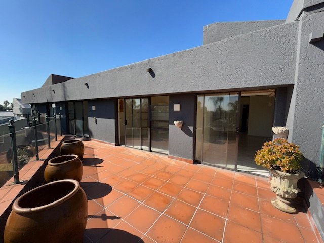 5 Bedroom Property for Sale in Bedford Park Gauteng