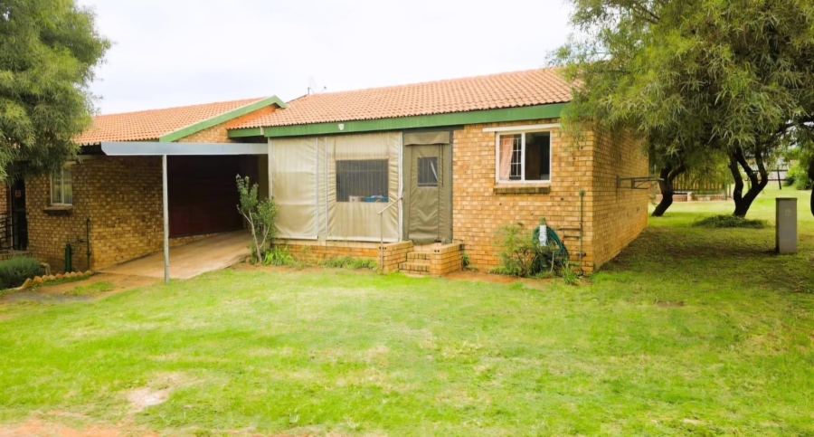To Let 1 Bedroom Property for Rent in Kleinfontein A H Gauteng