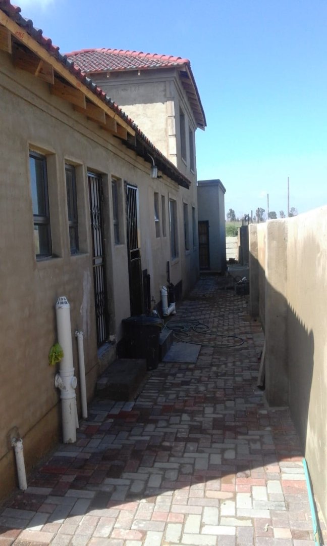 10 Bedroom Property for Sale in Klipfontein View Gauteng