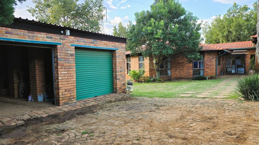 3 Bedroom Property for Sale in Donkerhoek AH Gauteng