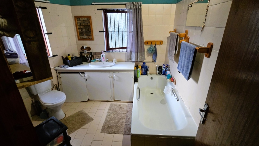 3 Bedroom Property for Sale in Donkerhoek AH Gauteng