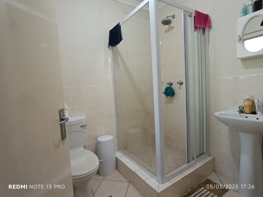 To Let 3 Bedroom Property for Rent in Heuwelsig Estate Gauteng