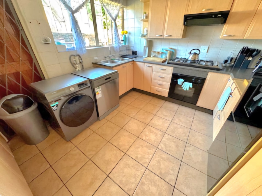 3 Bedroom Property for Sale in Bonaero Park Gauteng