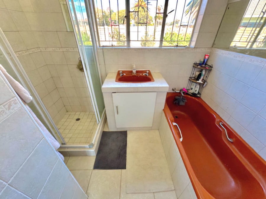 3 Bedroom Property for Sale in Bonaero Park Gauteng