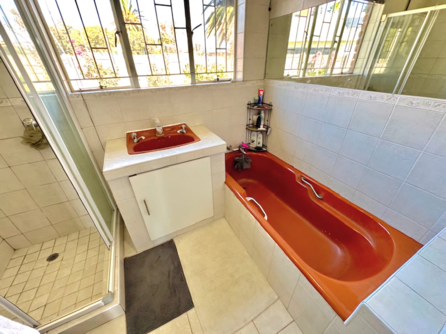 3 Bedroom Property for Sale in Bonaero Park Gauteng