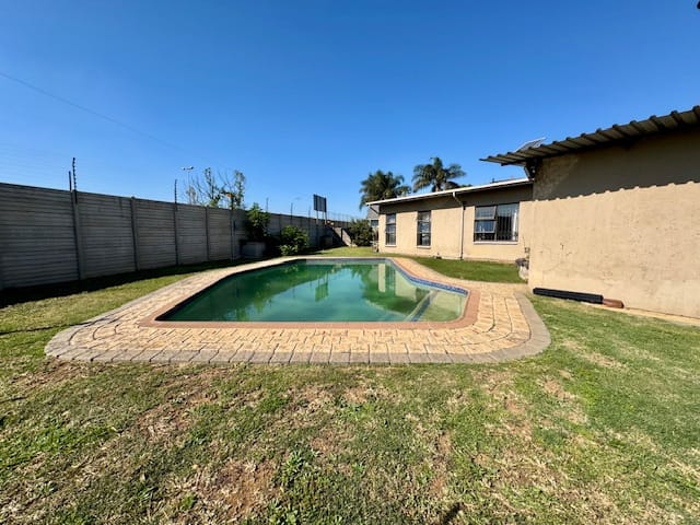 3 Bedroom Property for Sale in Bonaero Park Gauteng