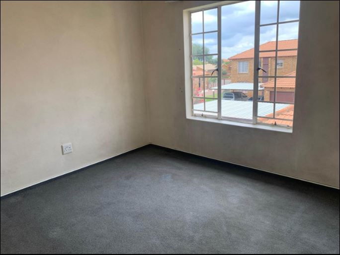 2 Bedroom Property for Sale in Noordwyk Gauteng