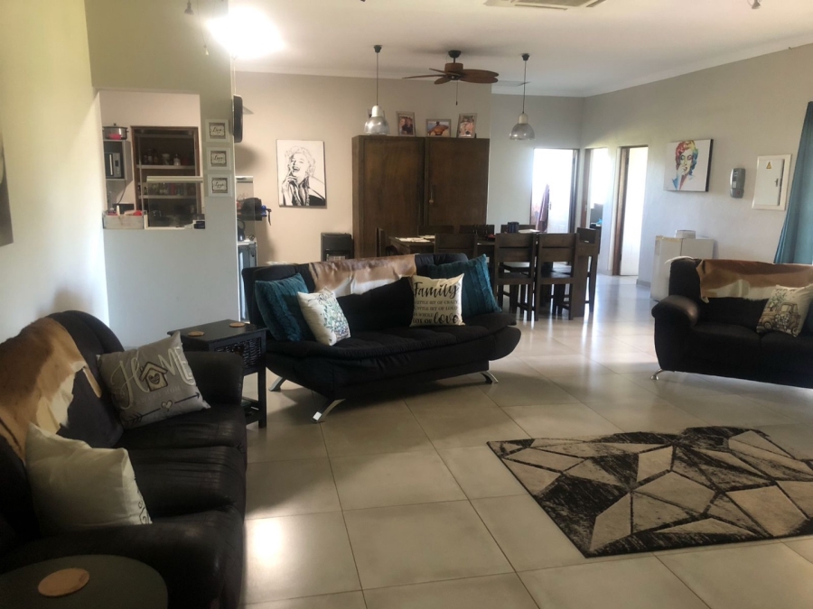  Bedroom Property for Sale in Mnandi Gauteng