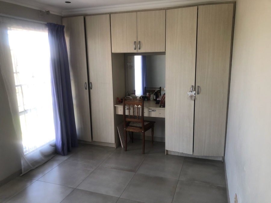  Bedroom Property for Sale in Mnandi Gauteng